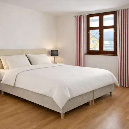 Hotell Schwarzer Adler